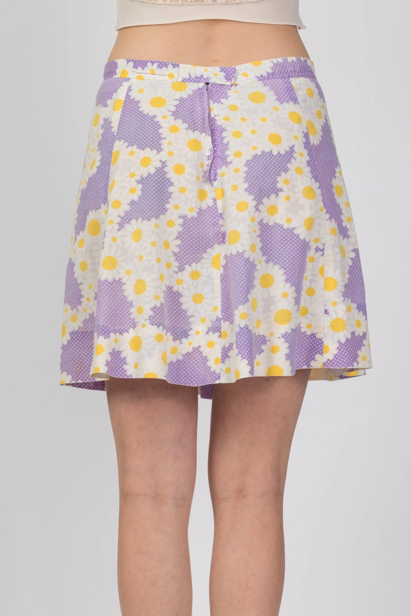 70s Handmade Daisy Floral Mini Skirt - Medium, 30"