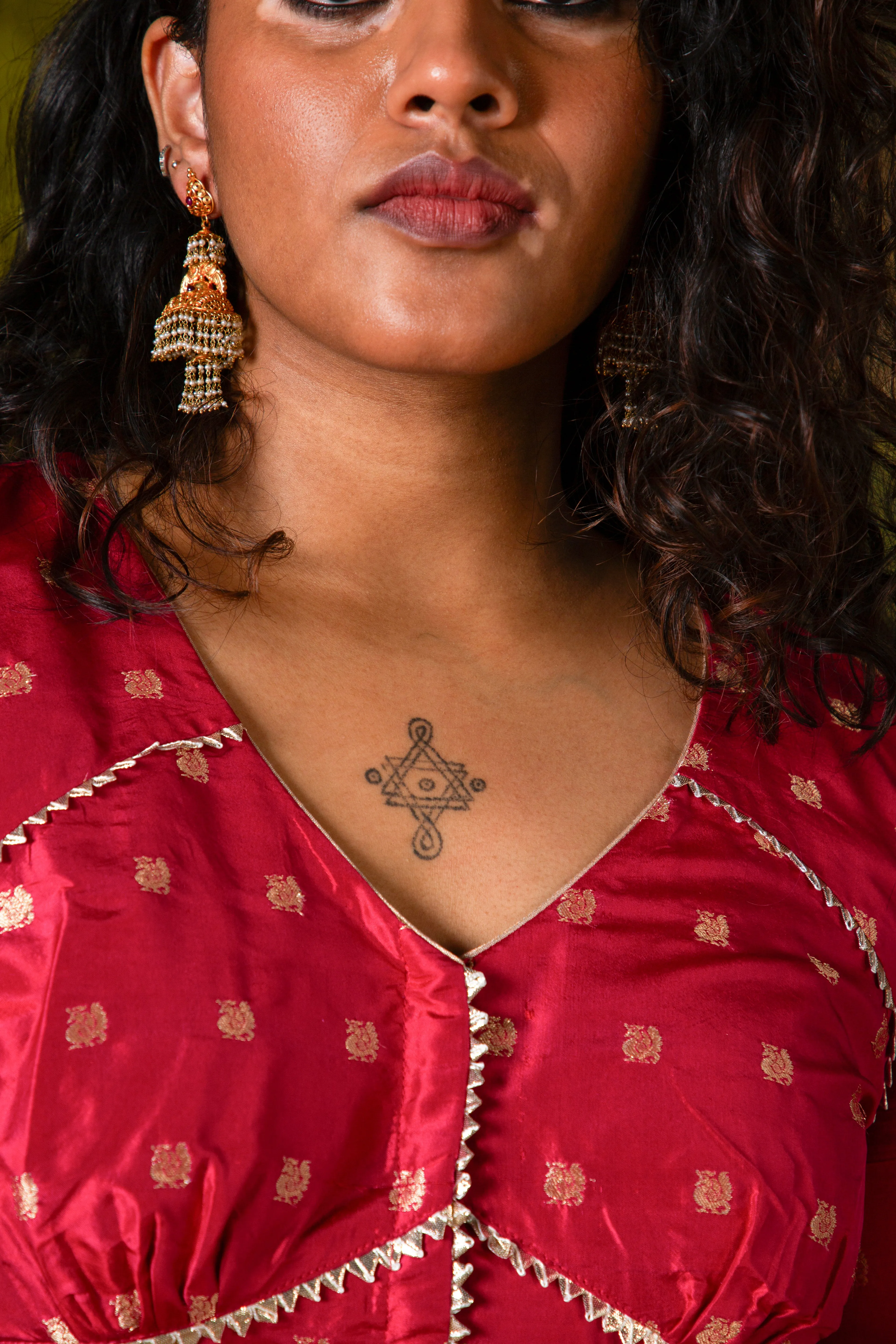 Aṭṭige (ಅತ್ತಿಗೆ) Lehenga in Sangria Pink and Rose Dust Off-White