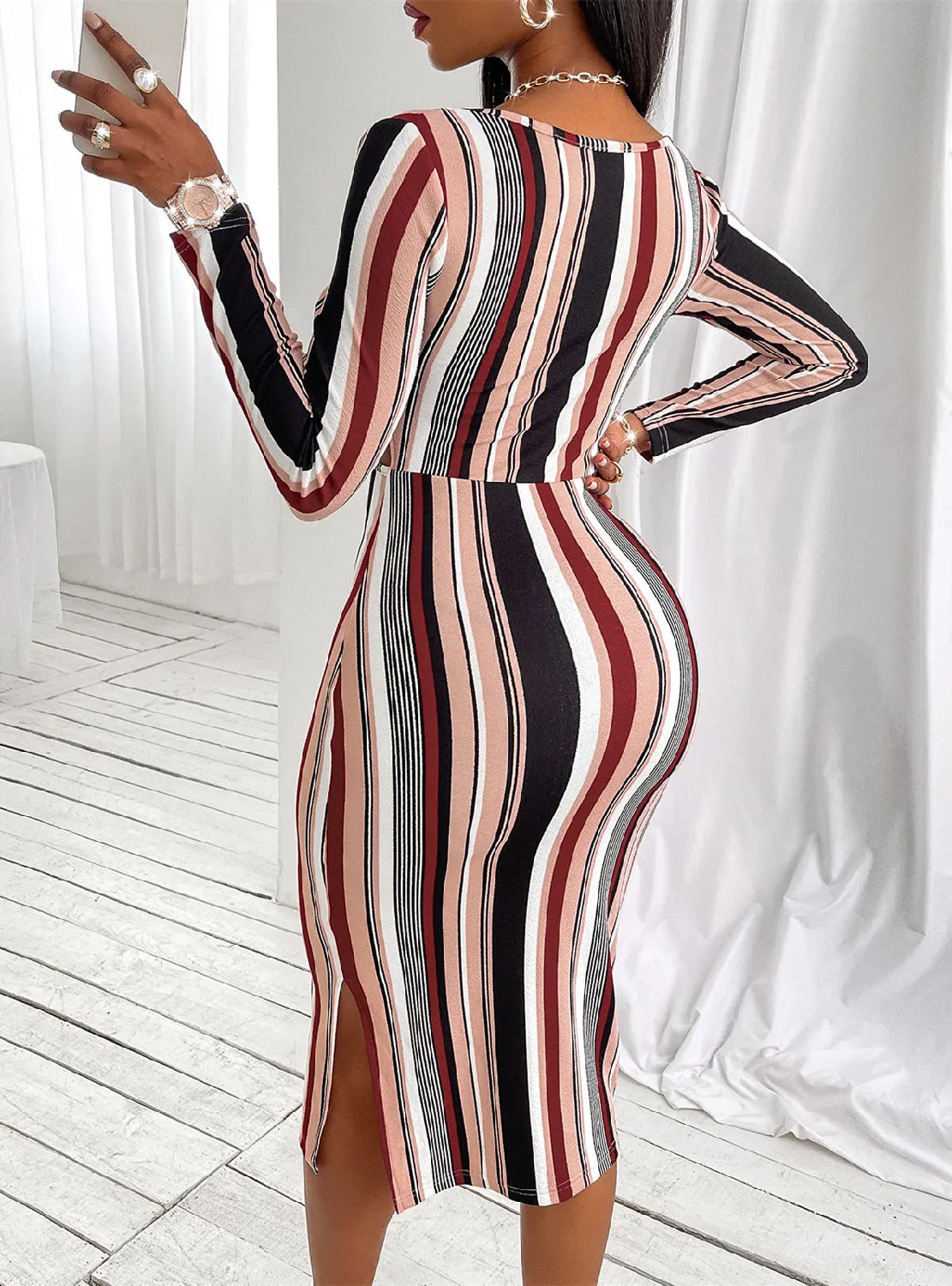 BerryBetty - Chest-Wrapped Striped Long-Sleeved Dress