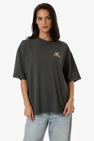 NEVER STOP OVERSIZED TEE